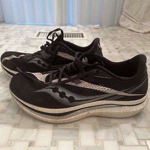 Saucony Mens Endorphin Pro 2, Black, Size 10